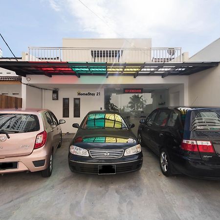 Homestay 21 Hotel Johor Bahru Exterior photo