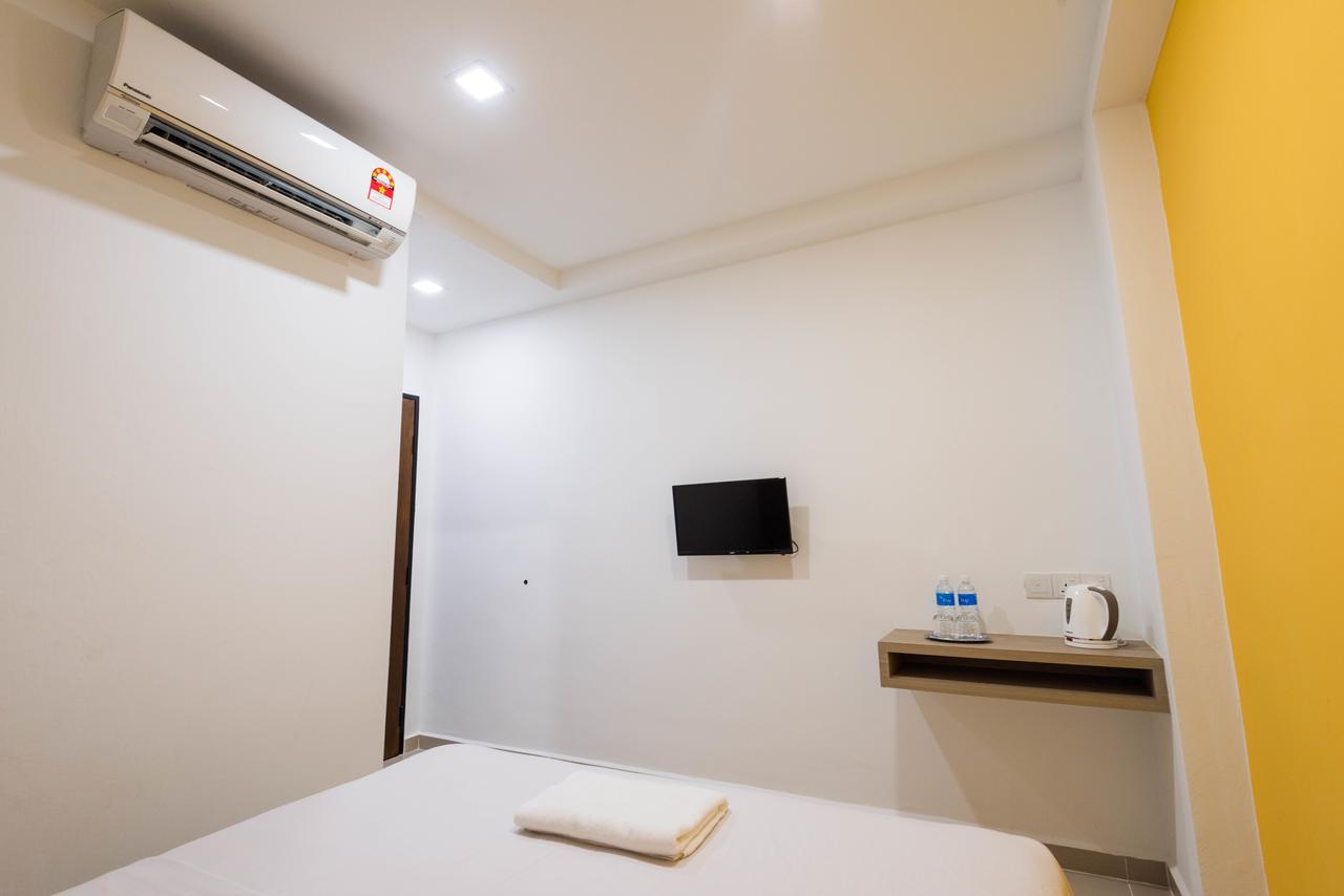 Homestay 21 Hotel Johor Bahru Exterior photo